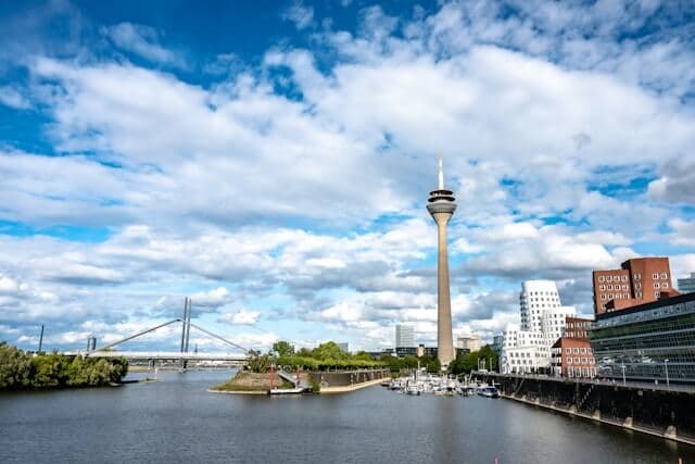Walk the Rhine Promenade